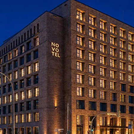 Novotel Hamburg Central Station-3